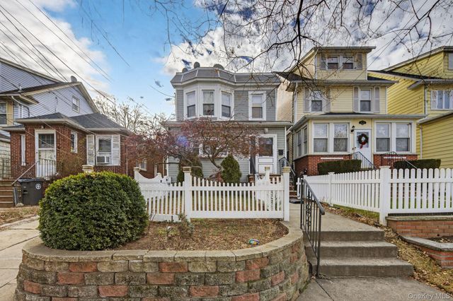 121-44 6th Avenue, College Point, NY 11356