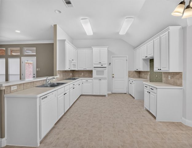 2921 Silvercrest Lane, Grapevine, TX 76051