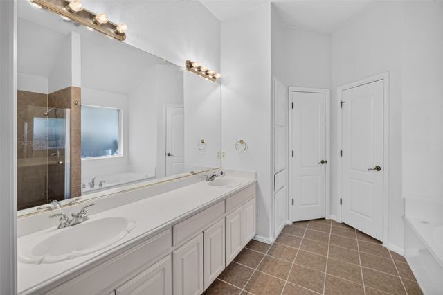 2921 Silvercrest Lane, Grapevine, TX 76051