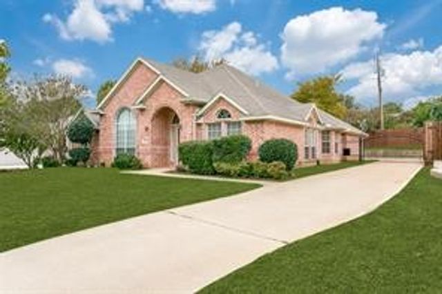 2921 Silvercrest Lane, Grapevine, TX 76051