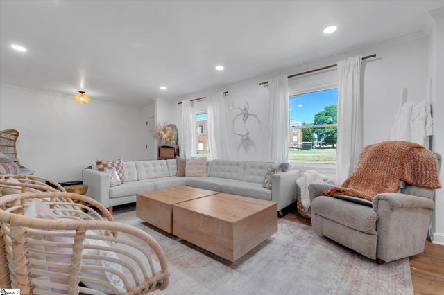 1 12th Street, Greer, SC 29651