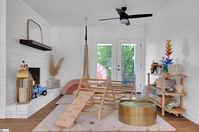 1 12th Street, Greer, SC 29651