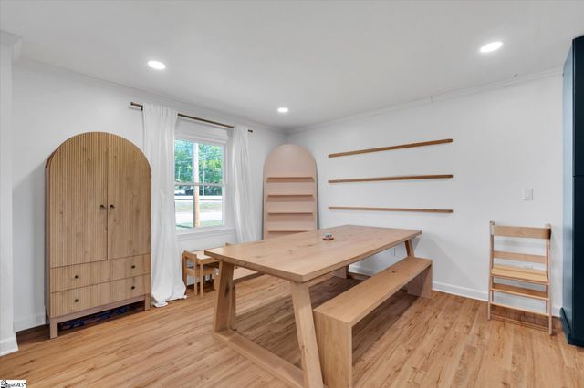 1 12th Street, Greer, SC 29651