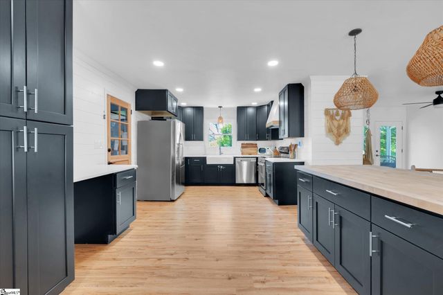 1 12th Street, Greer, SC 29651