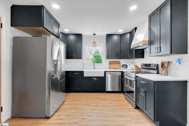 1 12th Street, Greer, SC 29651