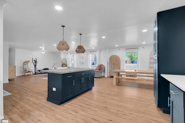 1 12th Street, Greer, SC 29651