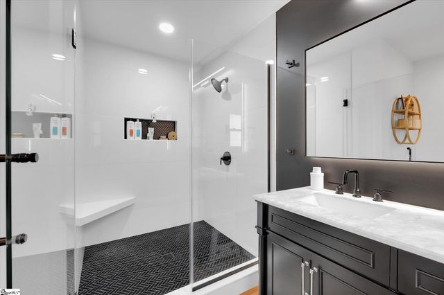 1 12th Street, Greer, SC 29651