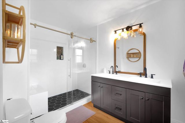 1 12th Street, Greer, SC 29651