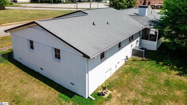 1 12th Street, Greer, SC 29651