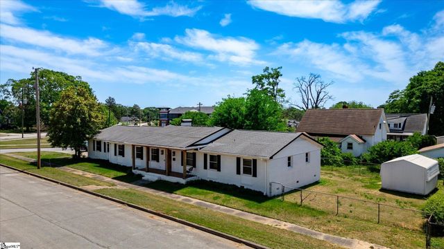 1 12th Street, Greer, SC 29651