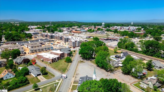 1 12th Street, Greer, SC 29651