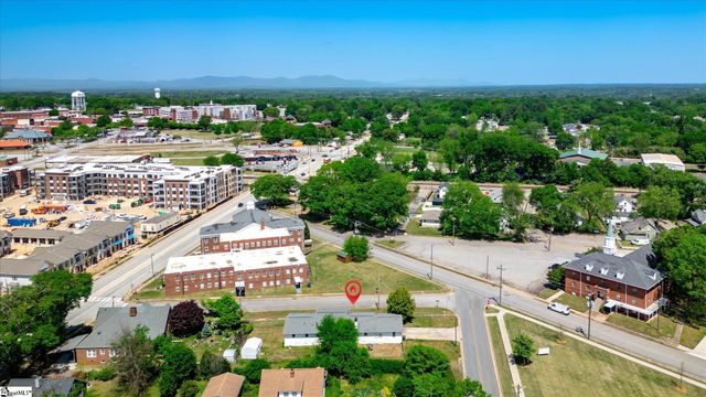 1 12th Street, Greer, SC 29651