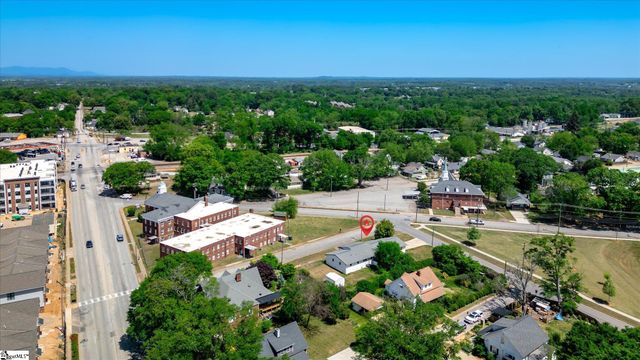1 12th Street, Greer, SC 29651