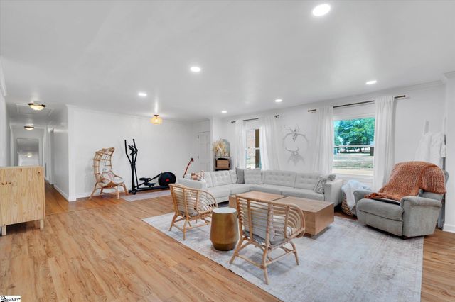 1 12th Street, Greer, SC 29651