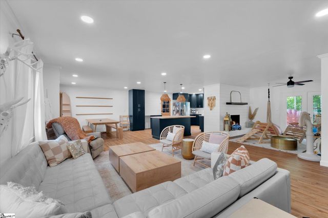 1 12th Street, Greer, SC 29651