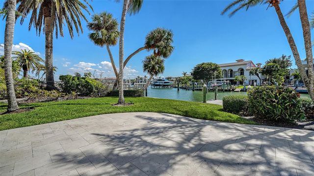 732 SIESTA DRIVE, Sarasota, FL 34242