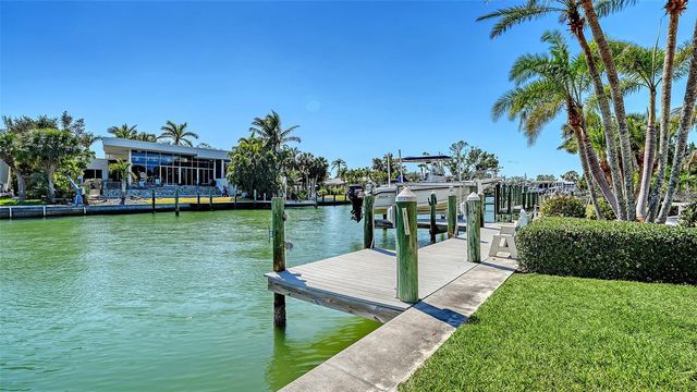 732 SIESTA DRIVE, Sarasota, FL 34242