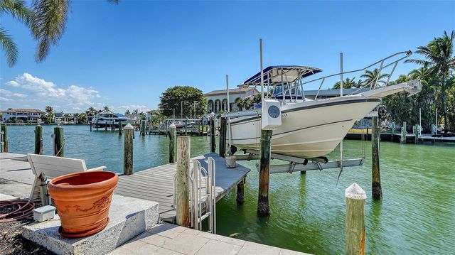 732 SIESTA DRIVE, Sarasota, FL 34242
