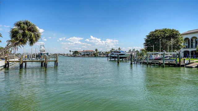 732 SIESTA DRIVE, Sarasota, FL 34242