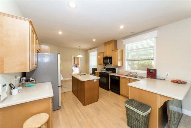 15 Pine Via, Anaheim, CA 92801