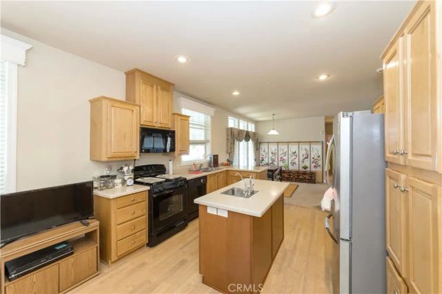 15 Pine Via, Anaheim, CA 92801