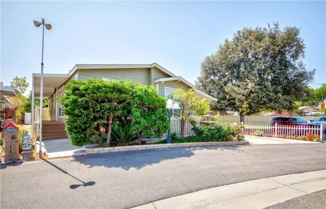 15 Pine Via, Anaheim, CA 92801