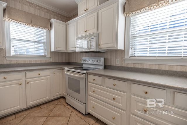 214 Hawthorne Circle, Fairhope, AL 36532