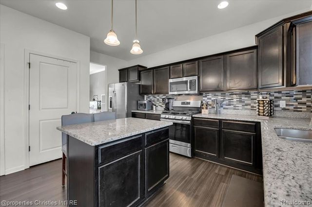 13661 Stamford Road, Van Buren Twp, MI 48111