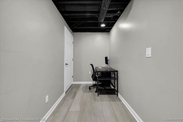 13661 Stamford Road, Van Buren Twp, MI 48111