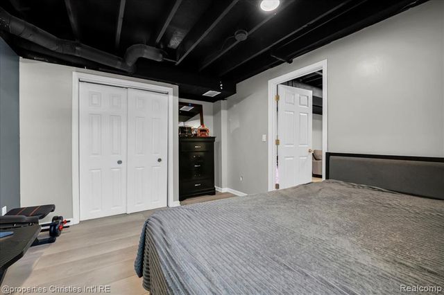13661 Stamford Road, Van Buren Twp, MI 48111