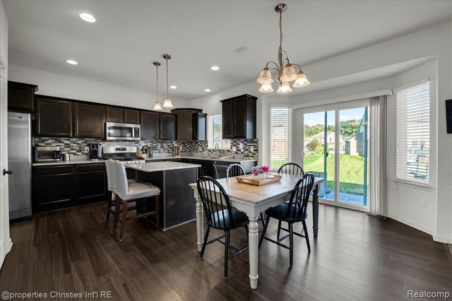 13661 Stamford Road, Van Buren Twp, MI 48111