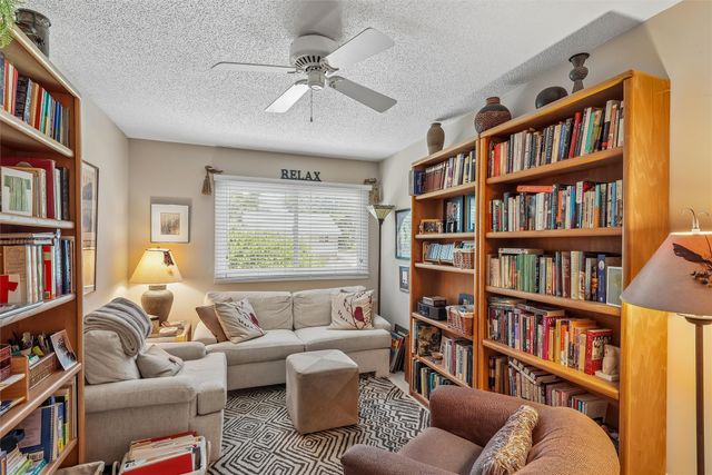 7824 Roseland Drive, Urbandale, IA 50322