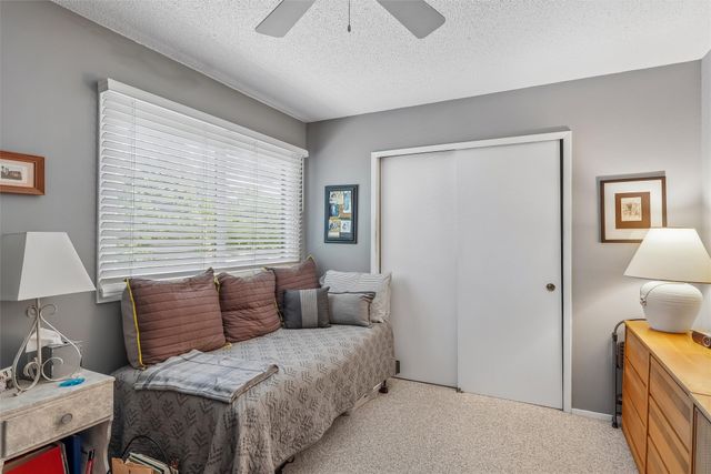 7824 Roseland Drive, Urbandale, IA 50322