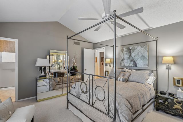 7824 Roseland Drive, Urbandale, IA 50322