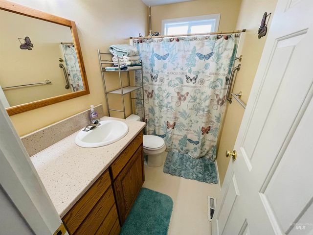 1293 Alameda Dr., Ontario, OR 97914