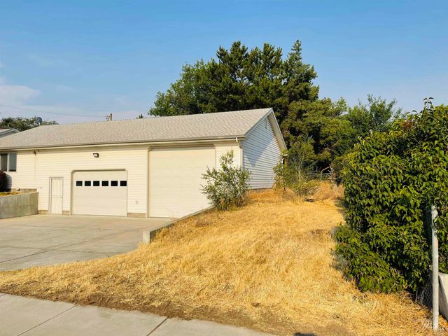 1293 Alameda Dr., Ontario, OR 97914