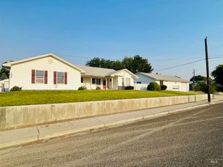 1293 Alameda Dr., Ontario, OR 97914