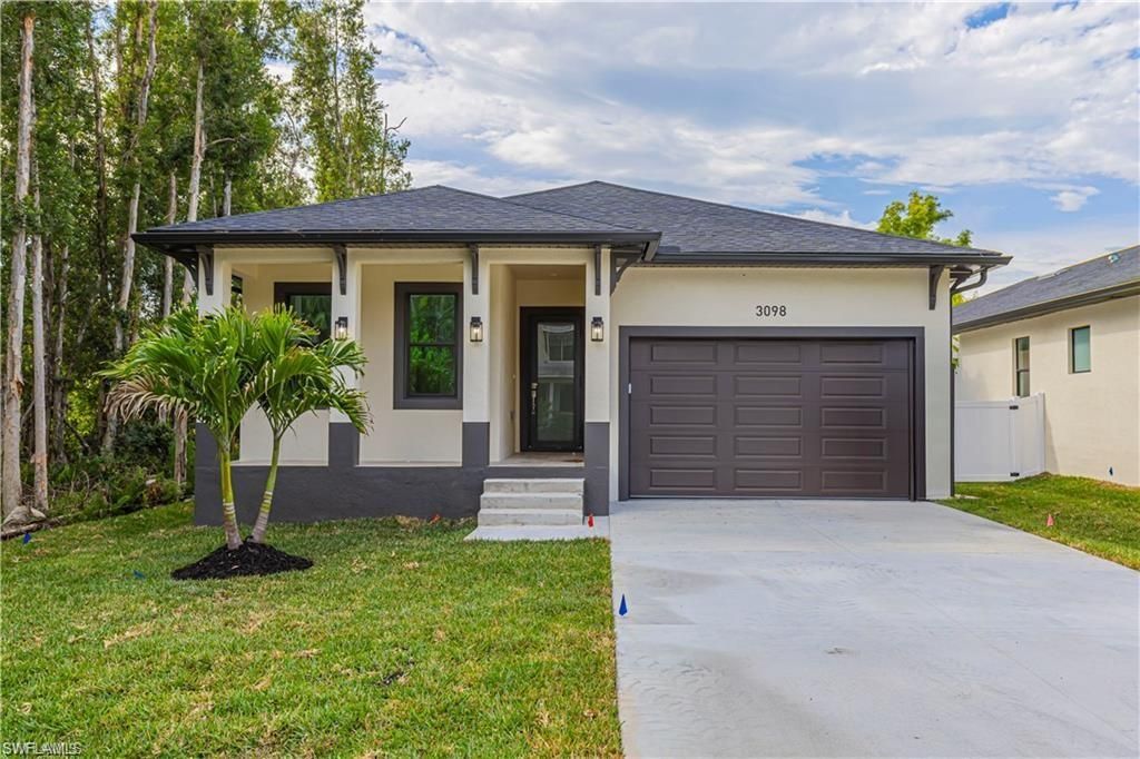 3098 Pine Tree DR, Naples, FL 34112