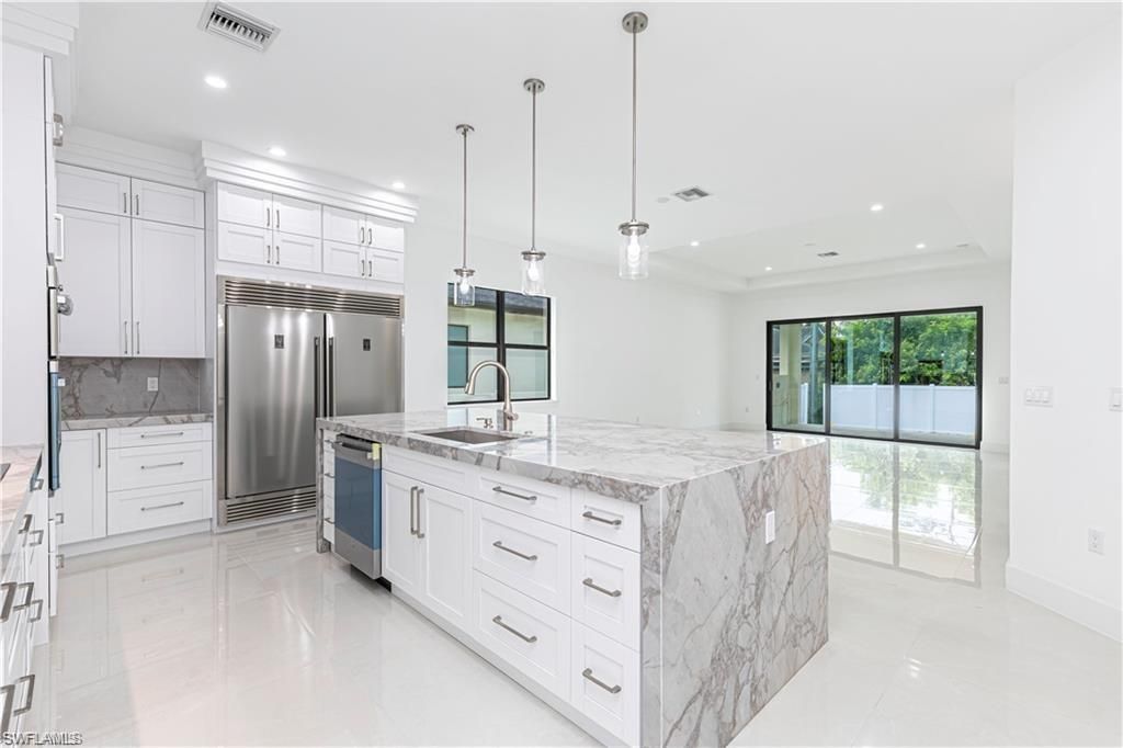 3098 Pine Tree DR, NAPLES, FL 34112 — photo 3