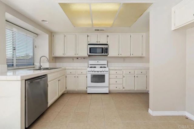 25177 Calle De Tres Amigos, Murrieta, CA 92563