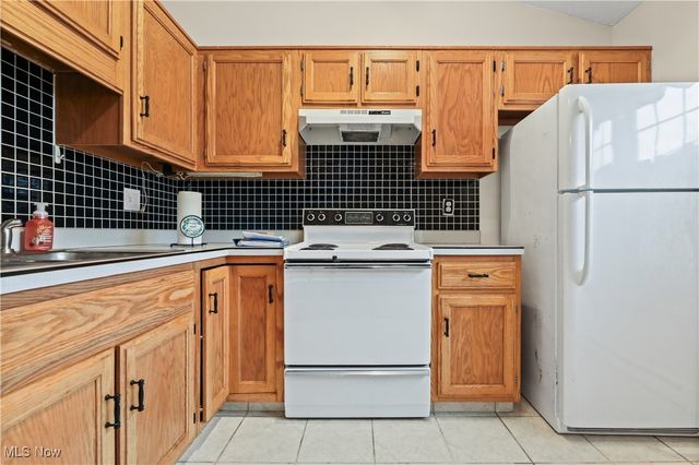 5279 Creekside Boulevard V43, Brunswick Hills, OH 44212