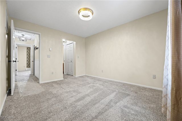 5279 Creekside Boulevard V43, Brunswick Hills, OH 44212