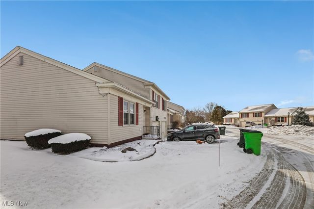 5279 Creekside Boulevard V43, Brunswick Hills, OH 44212