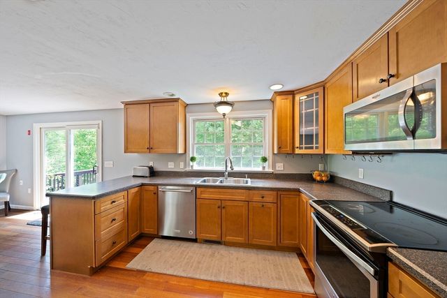 96 Central St, Abington, MA 02351