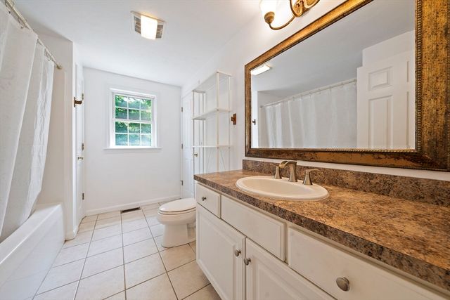 96 Central St, Abington, MA 02351