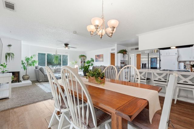 195 E Sandra Avenue, Tulare, CA 93274