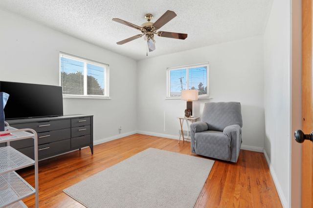 195 E Sandra Avenue, Tulare, CA 93274