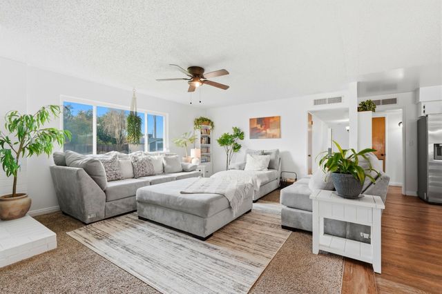 195 E Sandra Avenue, Tulare, CA 93274