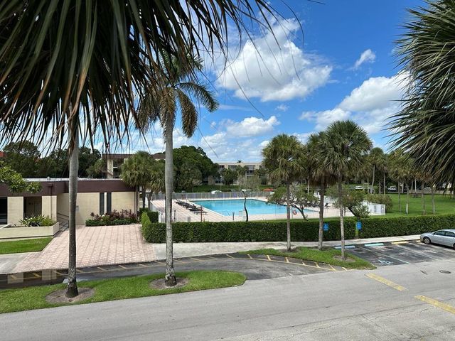 3121 NW 47th Terrace 301, Lauderdale Lakes, FL 33319