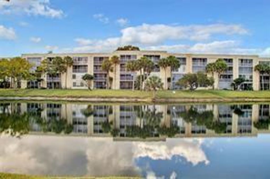 3121 NW 47th Terrace 301, Lauderdale Lakes, FL 33319